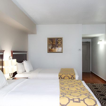 Baymont By Wyndham Delavan Near Lake Geneva Exterior photo